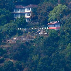 Blackberry Hills Munnar- Nature Resort & Spa Exterior photo