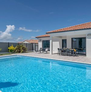 Villa Maison recente de plain-pied avec piscine a La Plaine sur Mer Exterior photo