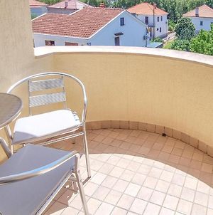 Beautiful Apartment In Zadar With Wifi And 2 Bedrooms Exterior photo