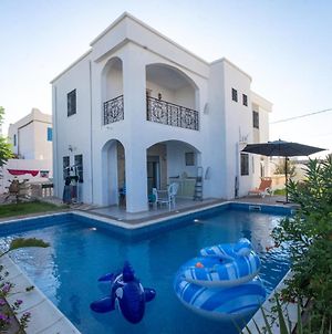 Villa meubler avec piscine et abri de voiture Erriadh Exterior photo