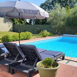 Maison T9 Spacieuse avec piscine et jardin Saint-Bonnet-sur-Gironde Exterior photo