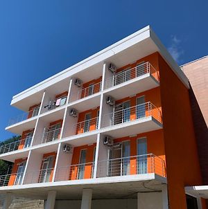 Kvariati Rooms And Apartments Orange Complex Exterior photo