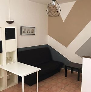 Appartement Studio Tout Confort - Intra-Muros - Plein Centre à Avignon Exterior photo