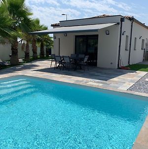 Villa les Palmiers au calme avec piscine Bessan Exterior photo