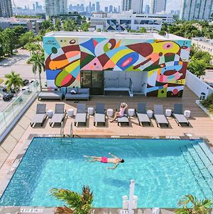 Hôtel Urbanica Fifth à Miami Beach Exterior photo