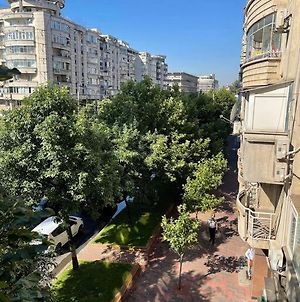3 Rooms Apartament In The City Center Of Bucarest Exterior photo