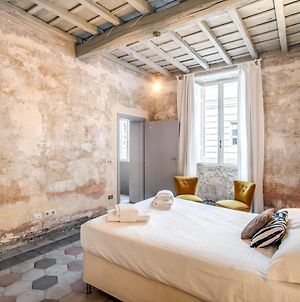 Stylish And Spacious Apartment Next To The Colosseum Rome Exterior photo