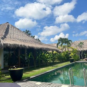 La Reserva Villas Bali Jimbaran Exterior photo