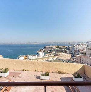 Appartement ROCCA BIANCA - Sur la roche face à la mer et la bonne mère à Marseille Exterior photo