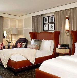 Aspen St Regis Resort Hotel Room With 2 Queens Exterior photo