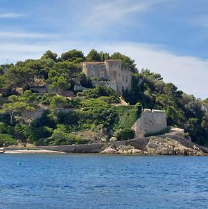 Bormes les Mimosas, Hameau de Cabasson, à 400m de la mer et du fort de Bregançon, Villa classée 3 étoiles, de 2 à 10 personnes Exterior photo