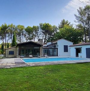 Villa La Sauvagine proche Aix en Provence avec piscine tennis billard 6 chambres pour 14 personnes Gardanne Exterior photo
