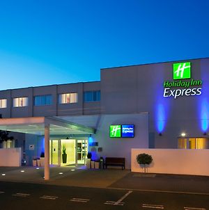 Holiday Inn Express Norwich Exterior photo