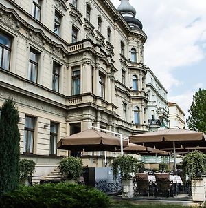 Le Palais Art Hotel Prague Exterior photo