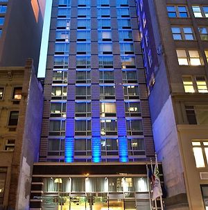 Holiday Inn Express - Times Square South, An Ihg Hotel New York Exterior photo