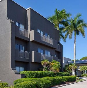 La Quinta Inn & Suites By Wyndham Ft. Myers-Sanibel Gateway Fort Myers Exterior photo
