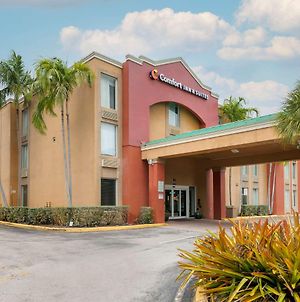 Comfort Inn&Suites Fort Lauderdale West Turnpike Exterior photo