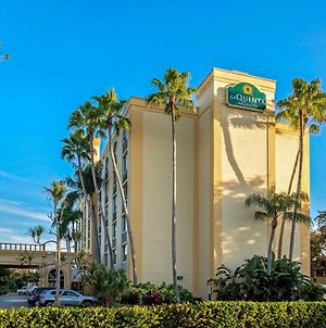 La Quinta Inn & Suites By Wyndham West Palm Beach Airport Exterior photo