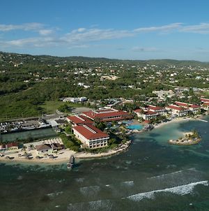Holiday Inn Resort Montego Bay Exterior photo