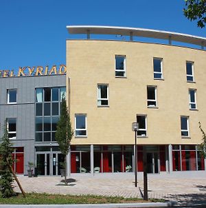 Hôtel Kyriad Charleville-Mézières Exterior photo