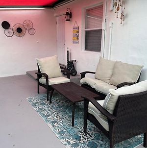 Adorable 2-Bedroom Guesthouse With Free Parking Miami Exterior photo