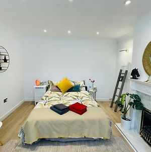 Rooms In A Beautiful House With Free On St Parking Hove Exterior photo
