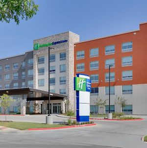 Holiday Inn Express & Suites Dallas Nw Hwy - Love Field Exterior photo