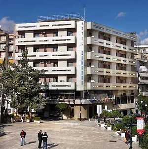 Hotel Samaras Lamía Exterior photo