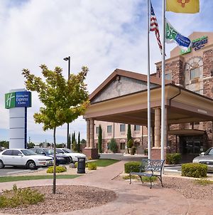 Holiday Inn Express & Suites Las Cruces Exterior photo