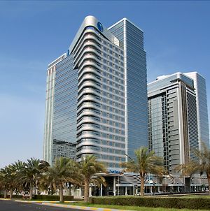 Hôtel Pearl Rotana Capital Centre à Abou Dabi Exterior photo