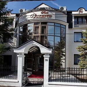 Garni Hotel Vozarev Belgrade Exterior photo