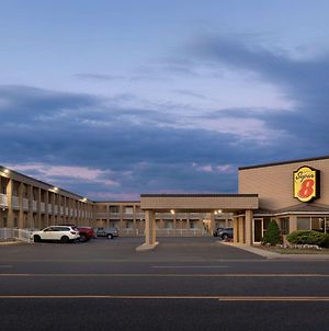 Motel Super 8 By Wyndham Windsor/Dougall Exterior photo