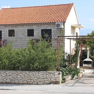 Rooms With A Parking Space Supetar, Brac - 2868 Exterior photo