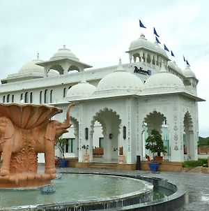 Radisson Blu Udaipur Palace Resort&Spa Exterior photo