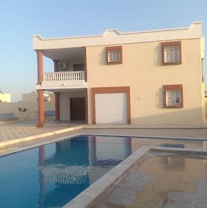 Villa avec piscine à Djerba Houmt Souk  Exterior photo