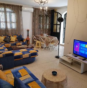 Superbe appartement S+3 spacieux chez Ahmed Tunis Exterior photo
