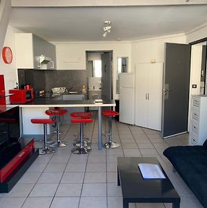 Appartement T3 tout confort en duplex à 15mn à pied du centre-ville La Rochelle  Exterior photo