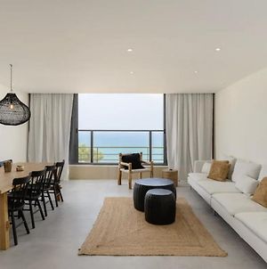 Stylish & Spacious 3 Bedroom Apartment By The Sea Netanya Exterior photo