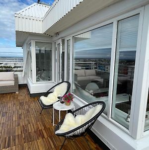 Beautiful Penthouse Apartment With Stunning Views Garthabaer Exterior photo
