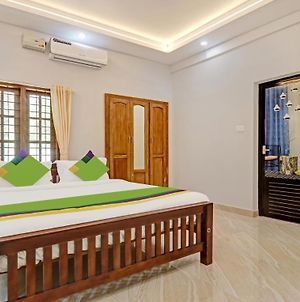 Hôtel Itsy By Treebo - Palm Grove By D2V à Kochi Exterior photo