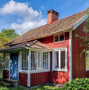 Beautiful Home In Frgelanda With 5 Bedrooms And Wifi Färgelanda Exterior photo