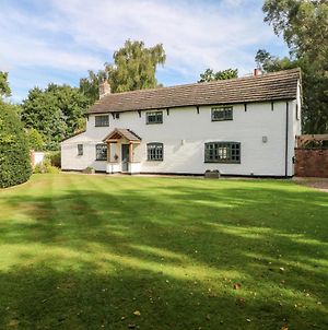 Quaker Cottage Wilmslow Exterior photo