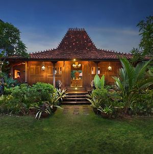 Mahe Garden Inn And Villas Kuta Lombok Exterior photo