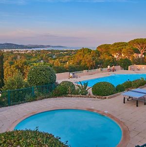 Villa Maison avec très belle vue, golfe de St Tropez, piscine, tennis à Cogolin Exterior photo