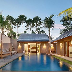 Lumbini Luxury Villas&Spa Jimbaran Exterior photo