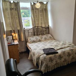 Double En-Suite Bedroom Sheffield Exterior photo