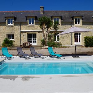 Villa de 4 chambres avec piscine privee jardin clos et wifi a Cricqueville en Bessin a 3 km de la plage Exterior photo
