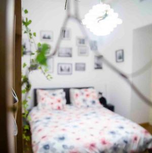 Fred's Home GuestRoom - VieuxPort - "A room at Home" - LgbtFriendly Marseille Exterior photo