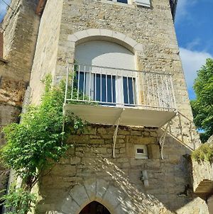 Maison du XVème au cœur du village médiéval Martel Exterior photo