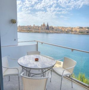 Bright And Spacious 3 Bedroom Apartment With Breathtaking Views - Goslm5 Sliema Exterior photo